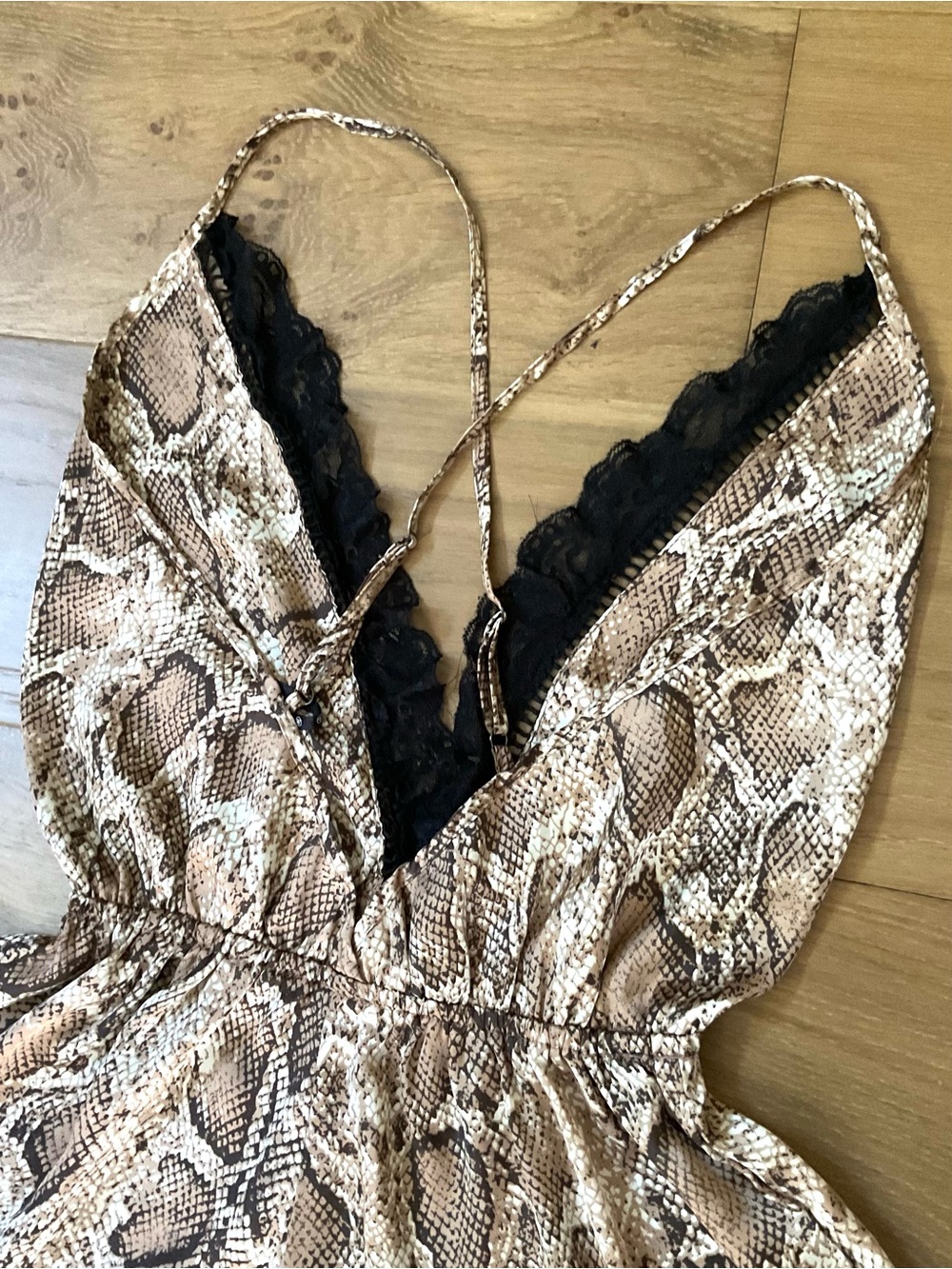 Missguided Snakeskin Teddy Romper Pajamas Black Lace Satin Sexy Flirty Size 8/M - Picture 6 of 11